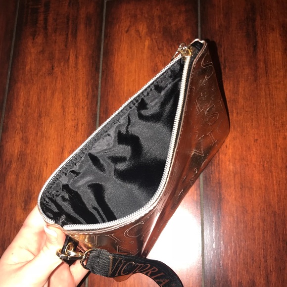 victoria’s secret makeup bag - Picture 2 of 3